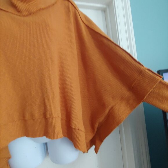 We The Free Rust Ribbed Mock Neck Oversize Crop Batwing Over L-Sleeve Shirt S - Picture 8 of 15